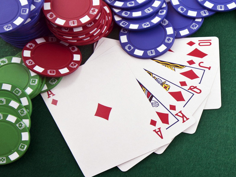 Poker là gì? Có kiếm được tiền từ việc chơi poker không? 1