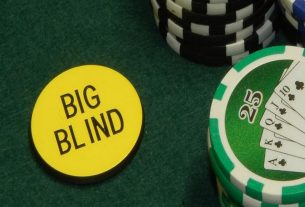 Blinds trong Poker là gì? Quy tắc sử dụng Blind trong Poker