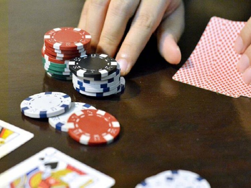 Kỹ thuật chơi poker với các mánh khóe và các chiêu bịp không phạm luật