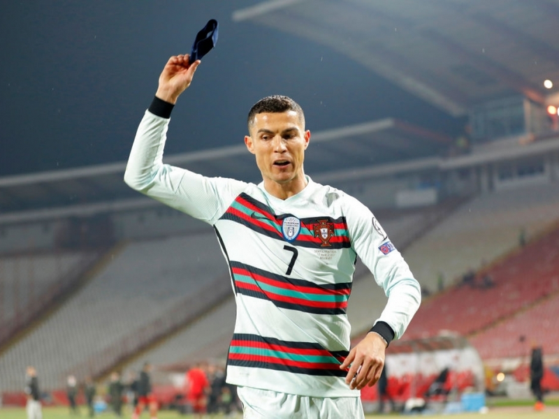 Ronaldo rời EURO 2021 với hình ảnh xấu xí 1