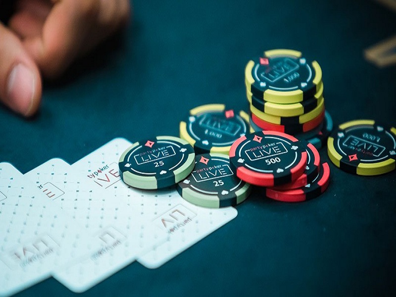 Small ball trong Poker là gì? Tìm hiểu rõ hơn về lối chơi này