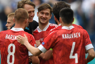 Tuyệt phẩm cứa lòng giúp Nga vươn lên ngôi nhì bảng B Euro 2021