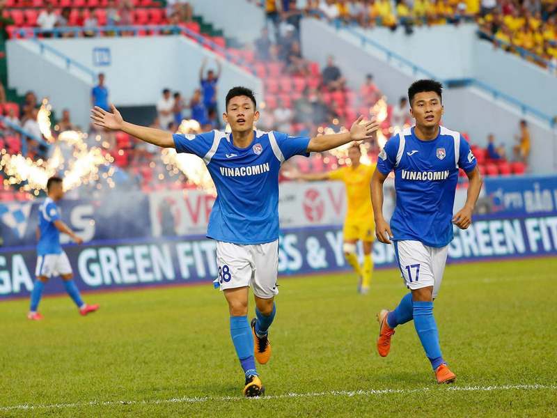 Cầu thủ Than Quảng Ninh 'khóc ròng' khi CLB tiếp tục nợ lương