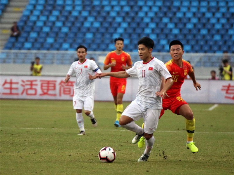 'ĐT Trung Quốc mỉa mai bóng đá Việt Nam nghèo, vậy họ giàu đã làm được gì?" 1