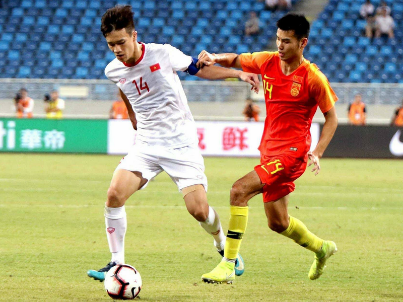 Giá của một cầu thủ Trung Quốc cao gấp đôi đội hình tuyển Việt Nam