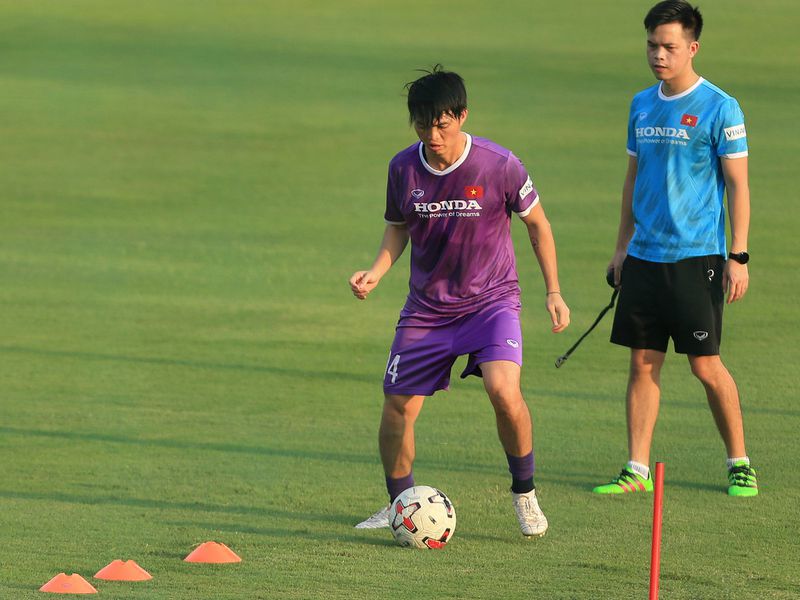 Thầy Park gặp riêng Nguyễn Tuấn Anh ngay khi trở lại tuyển Việt Nam 1