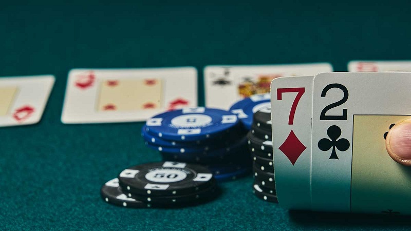 Một số lợi ích của việc Bluff trong poker